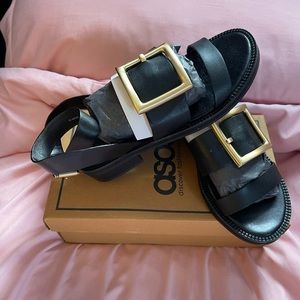 Wide fit leather flat sandals